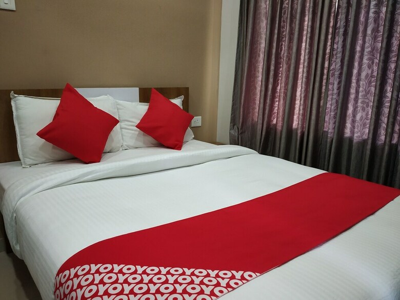 Hotel Oyo 23526 Excalibur Tower