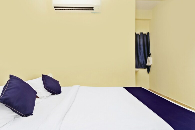 Hotel Silverkey Executive Stays 27824 Dharamkar Residency