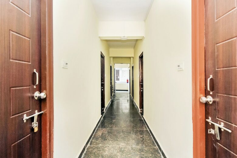 Hotel Silverkey Executive Stays 27824 Dharamkar Residency
