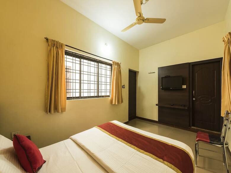 Hotel Oyo 9918 Sri Venkatesha Residency