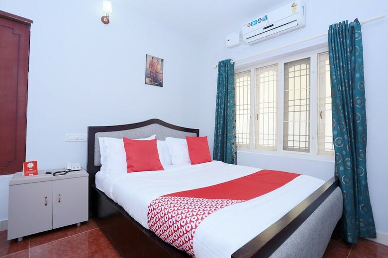 Hotel Oyo 23736 Royale Suites And Apartments