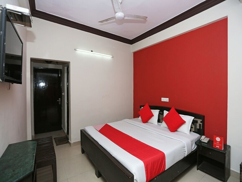 Oyo 26915 Hotel North East Residency