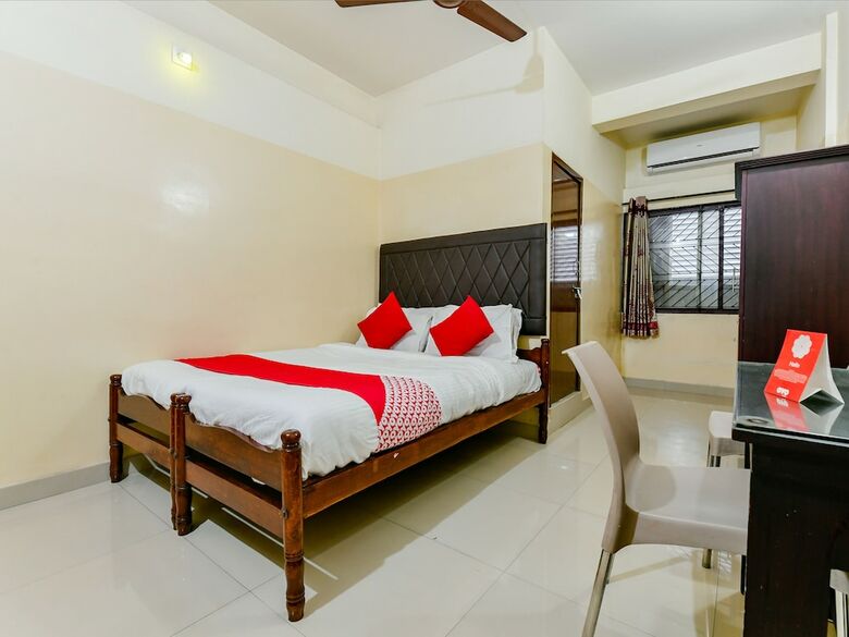 Oyo 23115 Hotel Saravana
