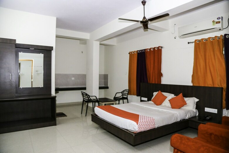 Oyo 24265 Hotel Nagu Palace