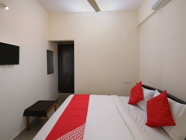 Hotel Oyo 19926 S B R Residence
