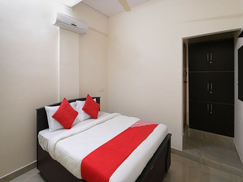 Hotel Oyo 19926 S B R Residence