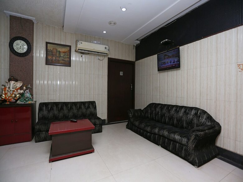 Hotel Oyo 22507 Anjuman