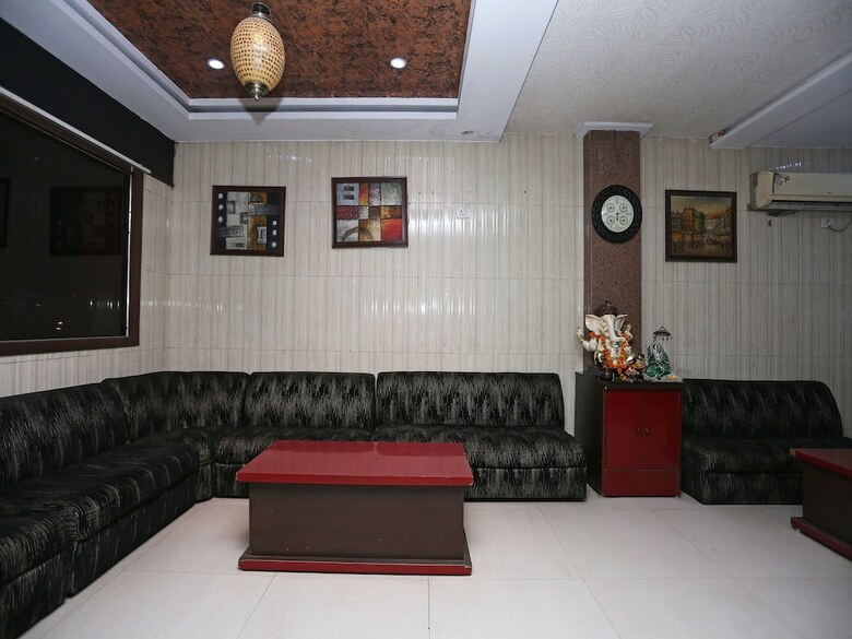Hotel Oyo 22507 Anjuman