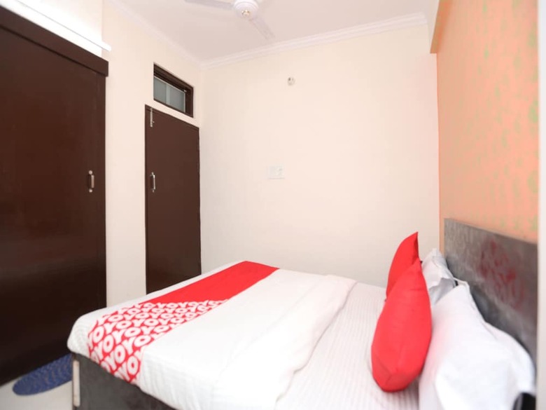 Oyo 19802 Hotel Anant Plaza