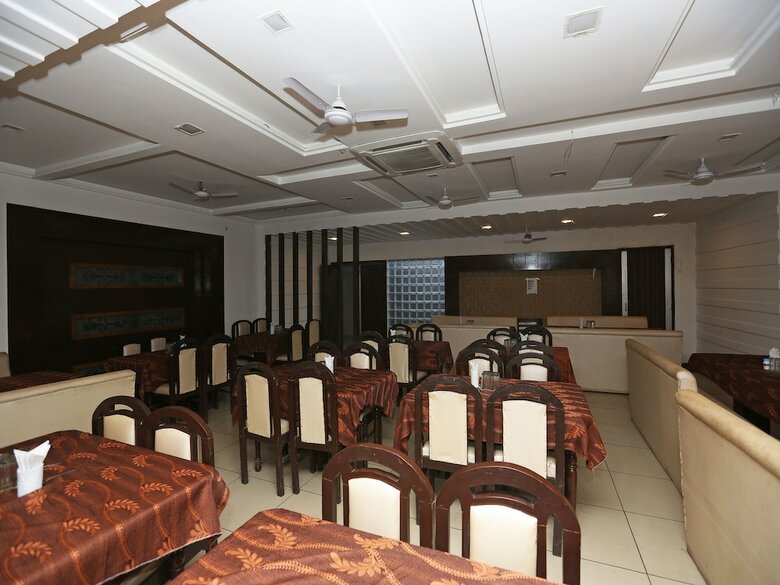 Oyo 19802 Hotel Anant Plaza