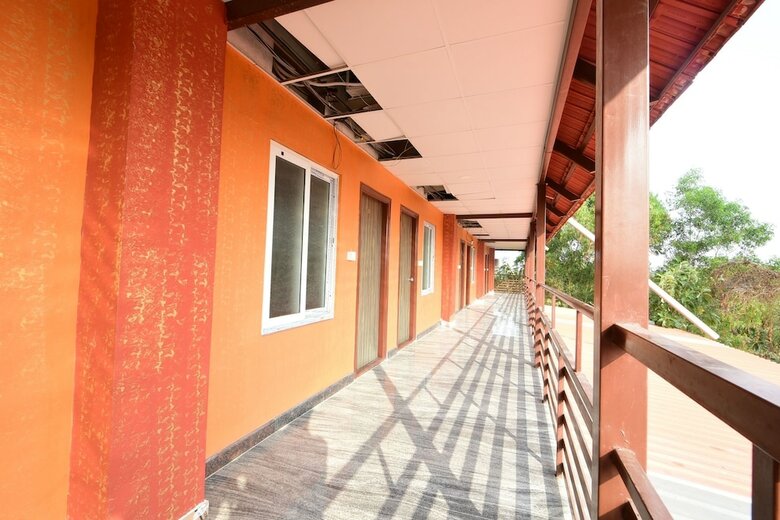 Hotel Oyo 24476 Ssg Residency