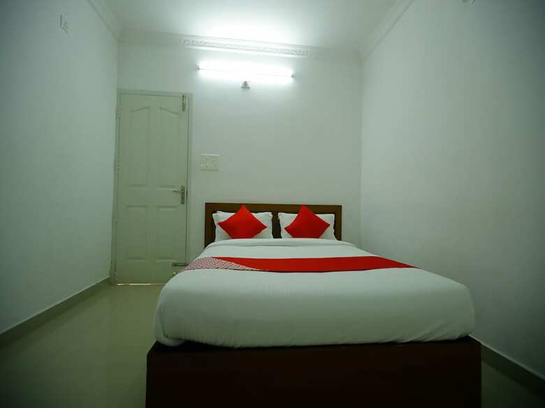 Hotel Oyo 26964 Palm View Residency