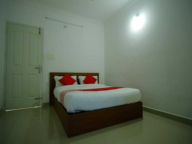 Hotel Oyo 26964 Palm View Residency