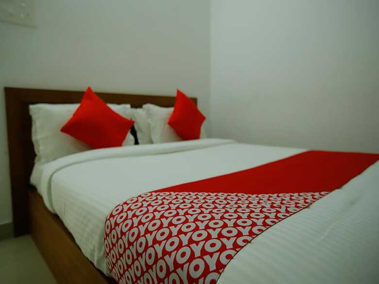 Hotel Oyo 26964 Palm View Residency