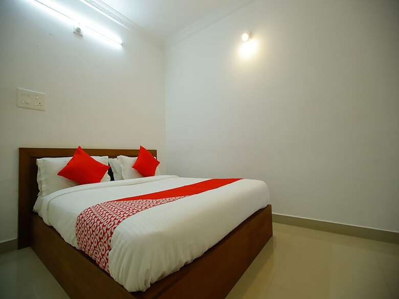 Hotel Oyo 26964 Palm View Residency