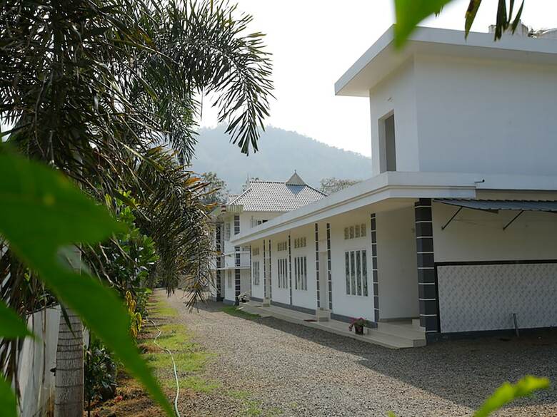Hotel Oyo 26964 Palm View Residency