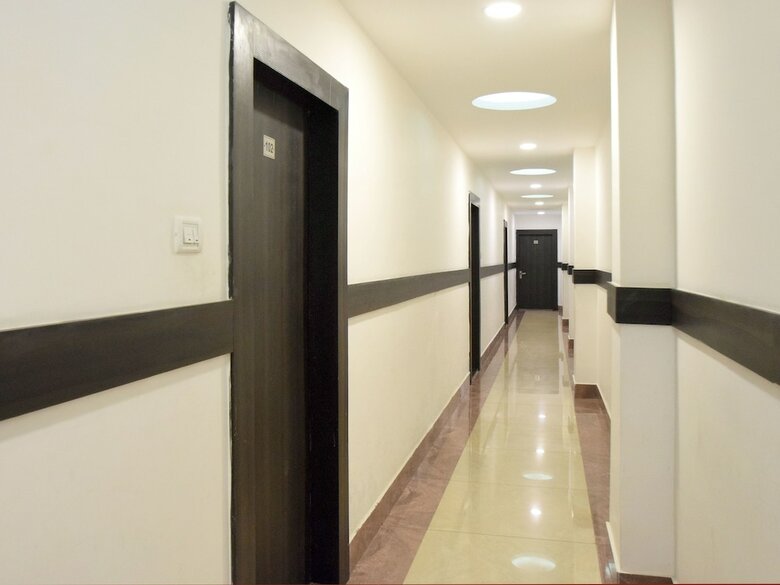 Oyo 16629 Hotel Jp International