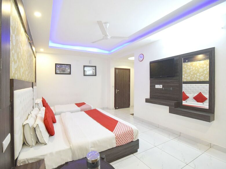Oyo 16629 Hotel Jp International