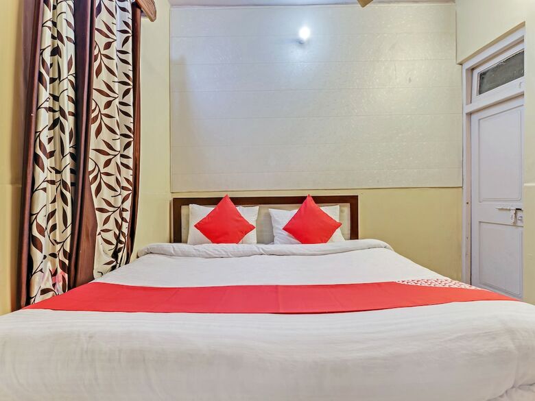 Hotel Oyo 24244 Chamunda View