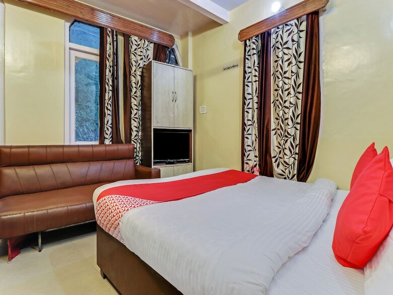 Hotel Oyo 24244 Chamunda View