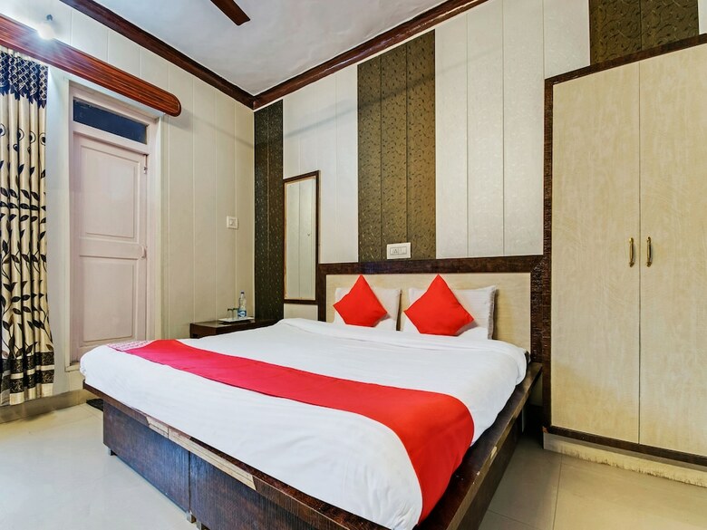 Hotel Oyo 24244 Chamunda View