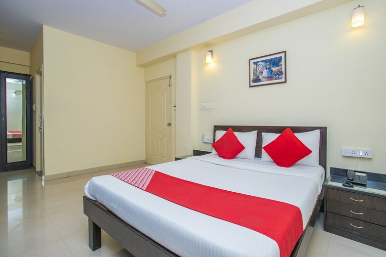 Hotel Oyo 18923 Mel's Regency