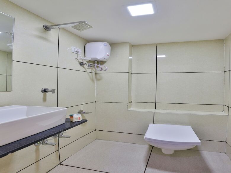 Oyo 18485 Hotel Lincoln