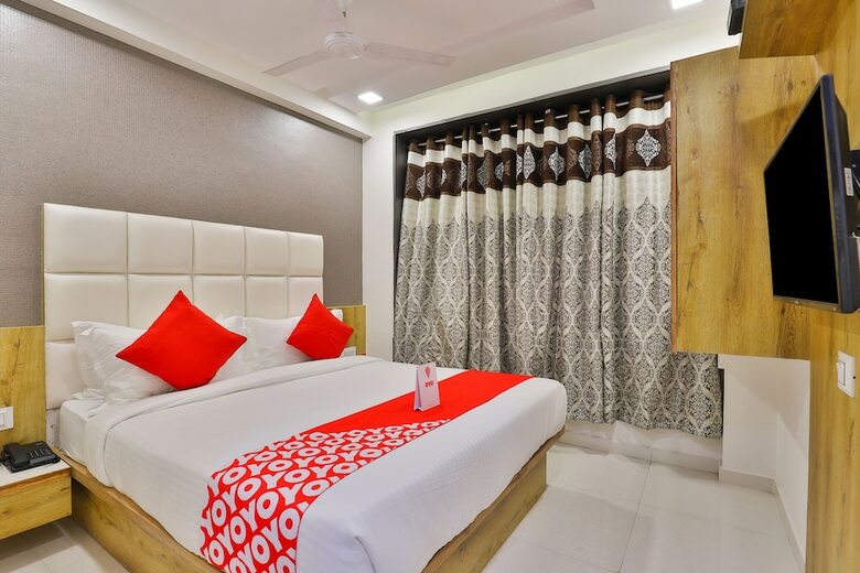 Oyo 18485 Hotel Lincoln