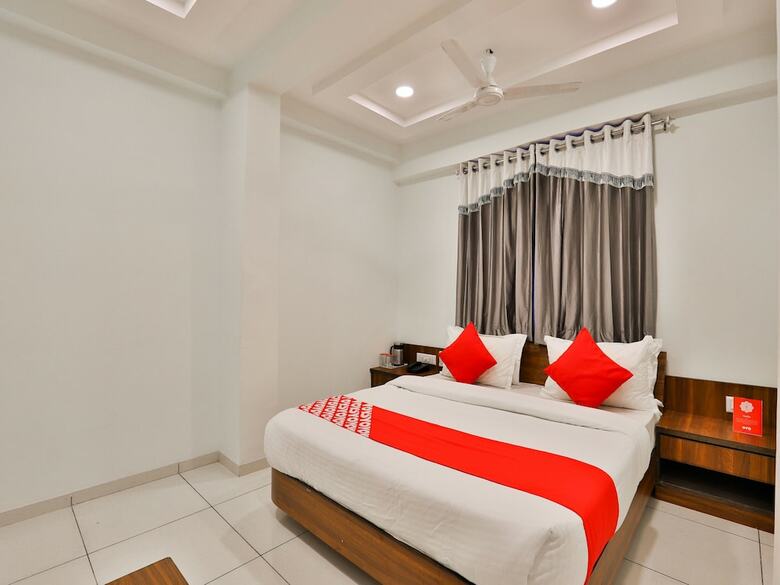 Oyo 17252 Hotel Everest