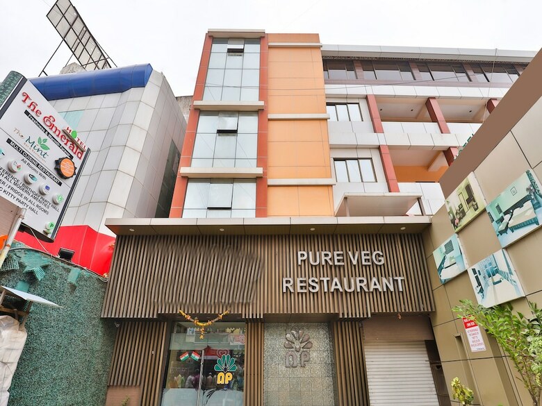Oyo 17332 Hotel Nana's