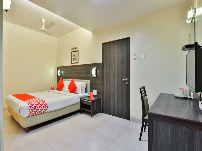 Oyo 17332 Hotel Nana's