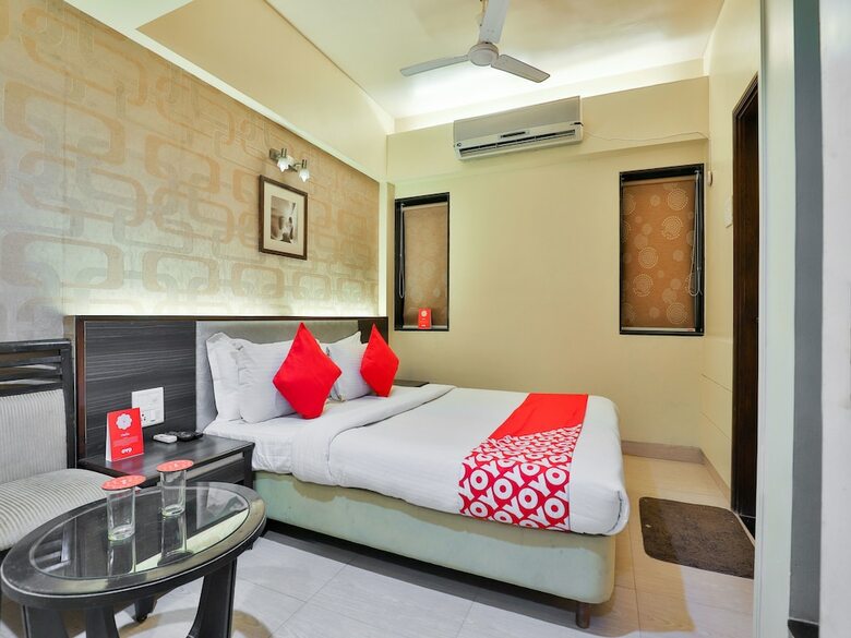 Oyo 17332 Hotel Nana's