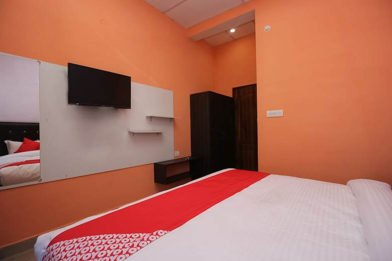 Hotel Oyo 26831 Mona Residency