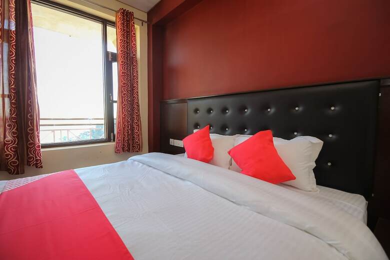Hotel Oyo 26831 Mona Residency