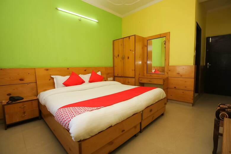 Hotel Oyo 26831 Mona Residency