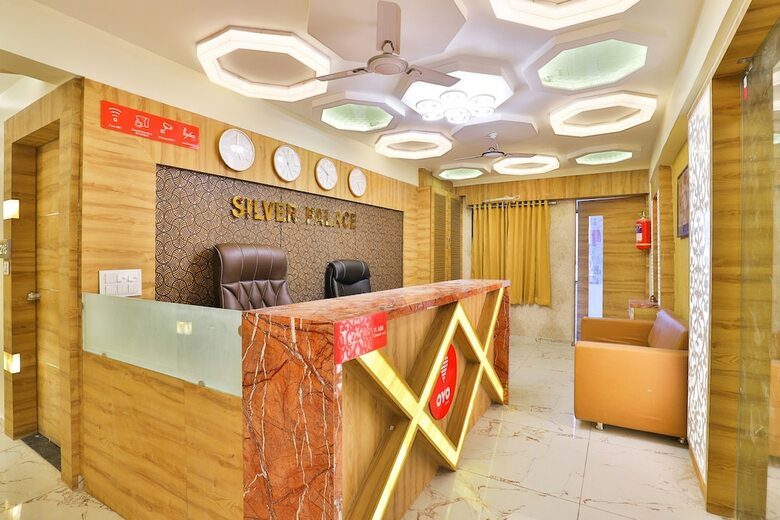 Oyo 19501 Hotel Silver Palace