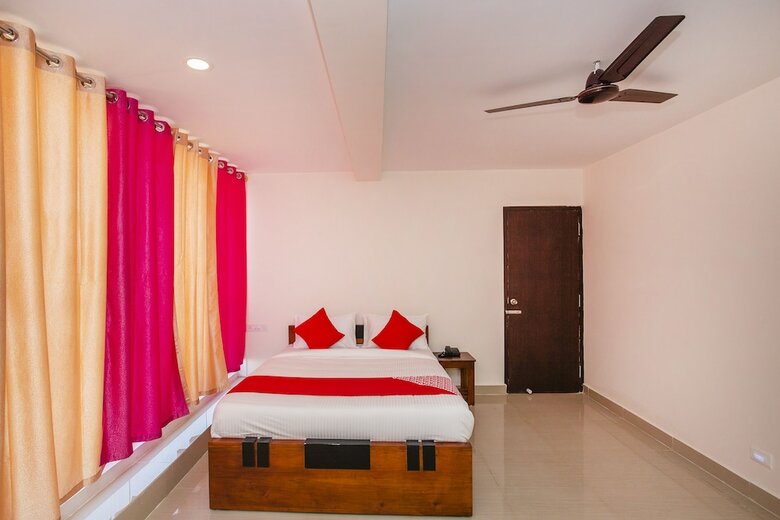 Oyo 22490 Hotel Paradise Inn