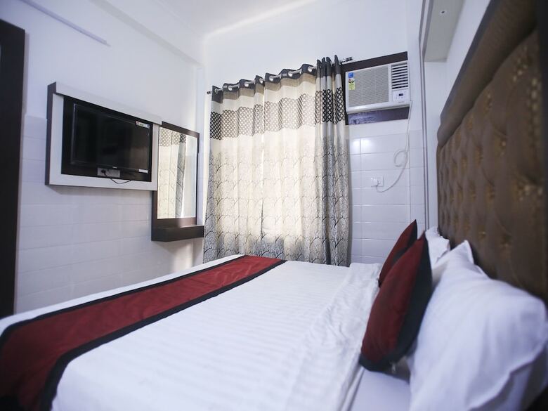 Oyo 17006 Hotel Girnar