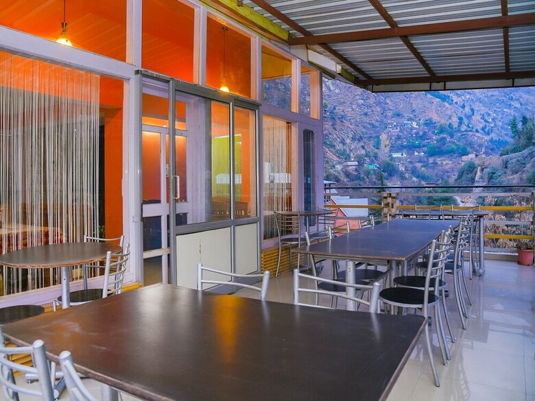 Oyo 25126 Hotel Mansarovar