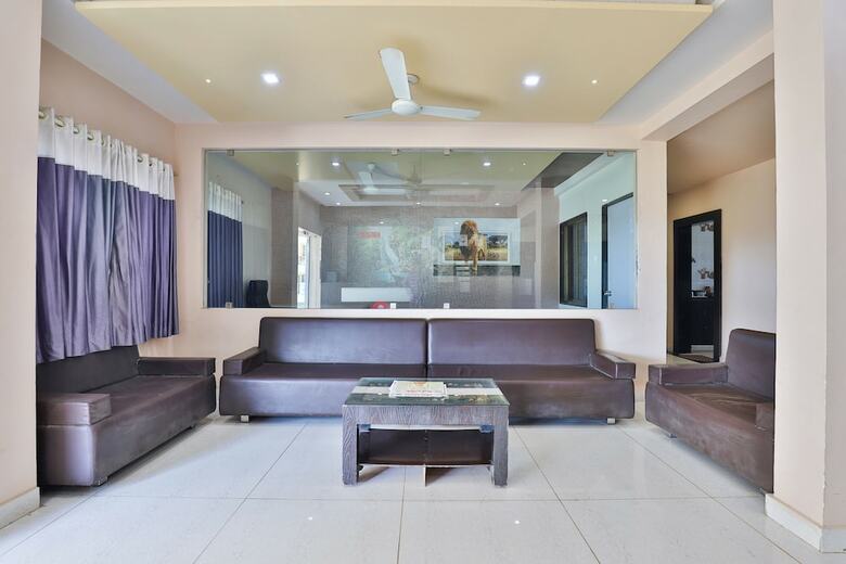 Hotel Oyo 18807 Vrajbhoomi