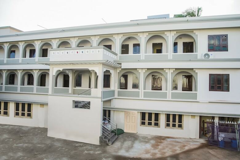 Hotel Oyo 26607 Sri Subbiah Inn