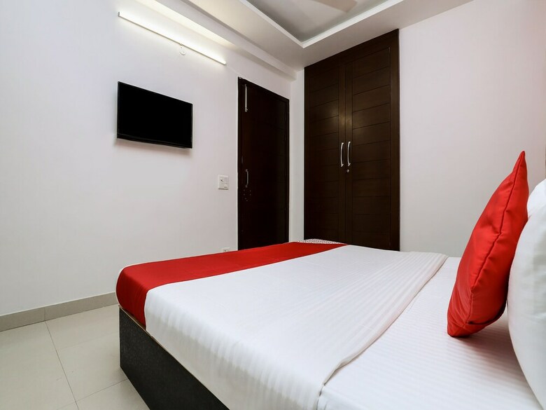 Hotel Oyo 22237 Blu Stone
