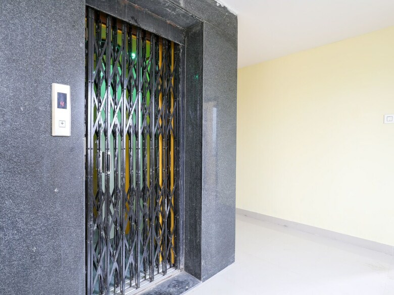 Hotel Oyo 13569 Virat Residency