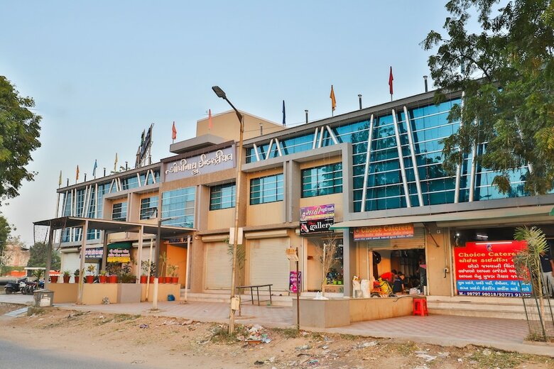 Oyo 23289 Hotel Anmol Palace
