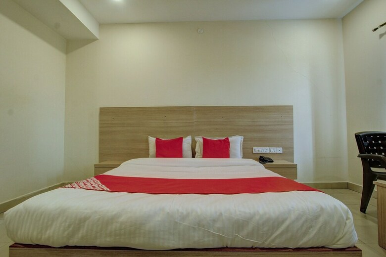 Hotel Oyo 26739 Arasu Regency