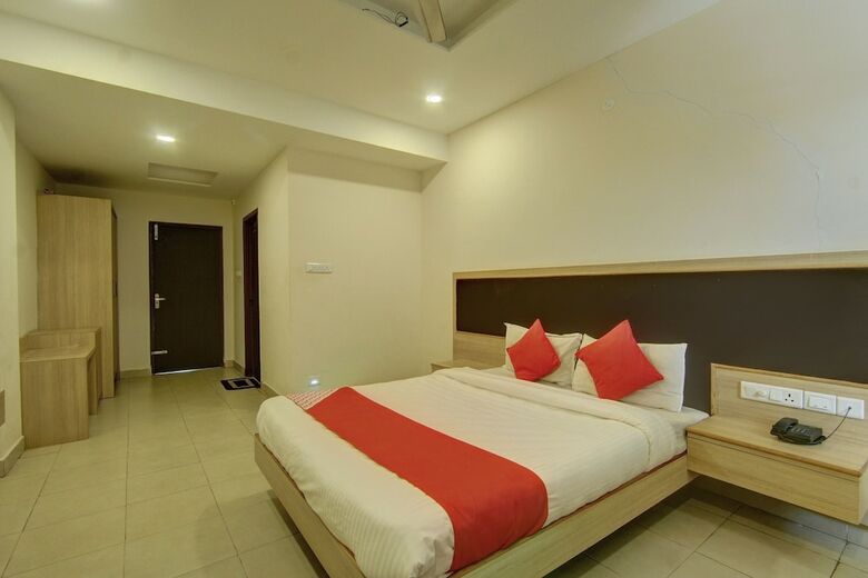 Hotel Oyo 26739 Arasu Regency