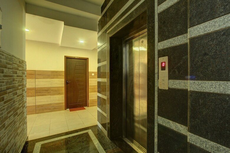 Hotel Oyo 26739 Arasu Regency