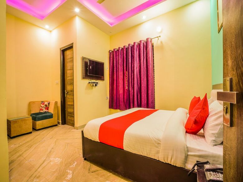 Hotel Oyo 24743 Janak Residency
