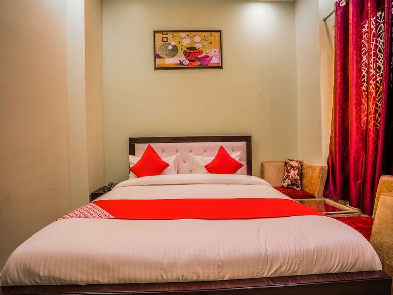Hotel Oyo 24743 Janak Residency