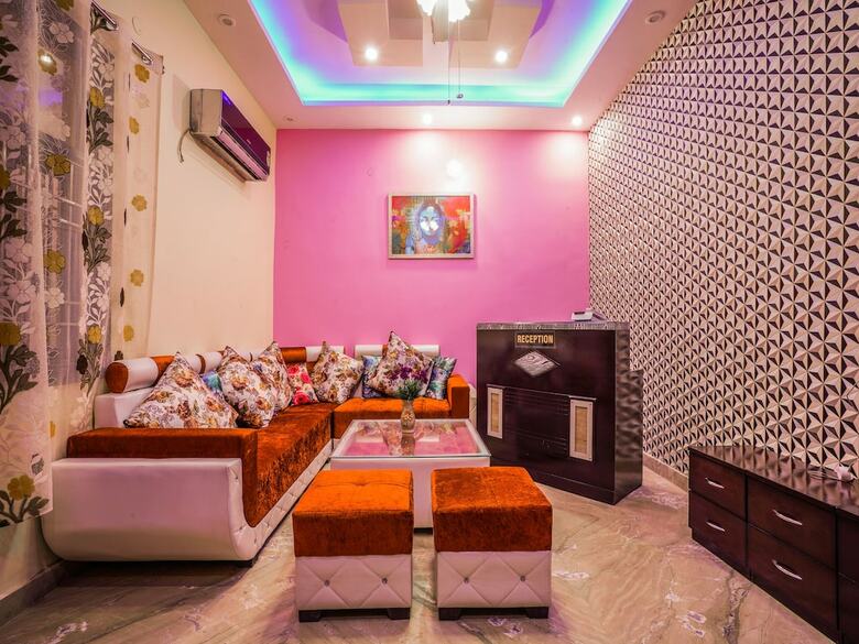 Hotel Oyo 24743 Janak Residency
